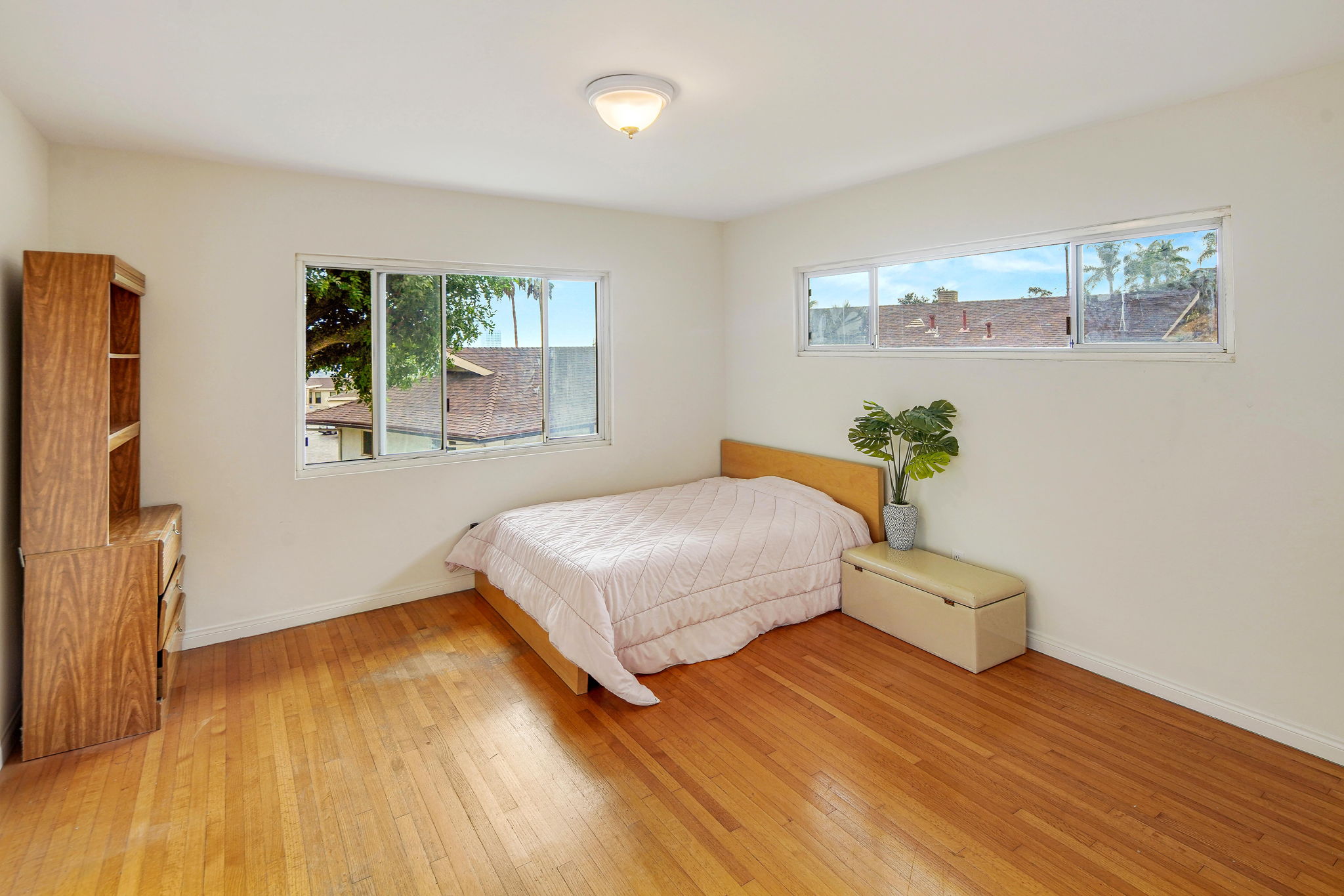 1635 Hazbeth LN Glendale – Simple family home for sale