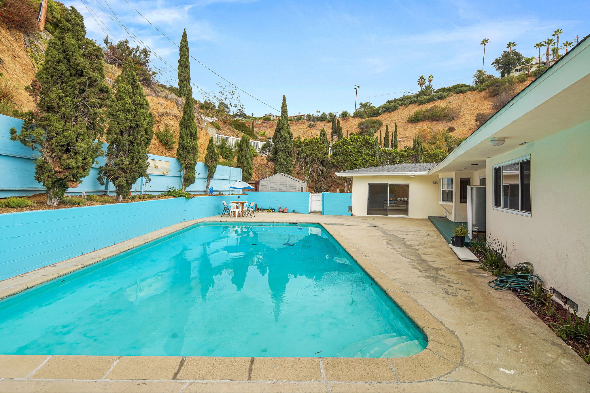 1635 Hazbeth LN Glendale – Simple family home for sale