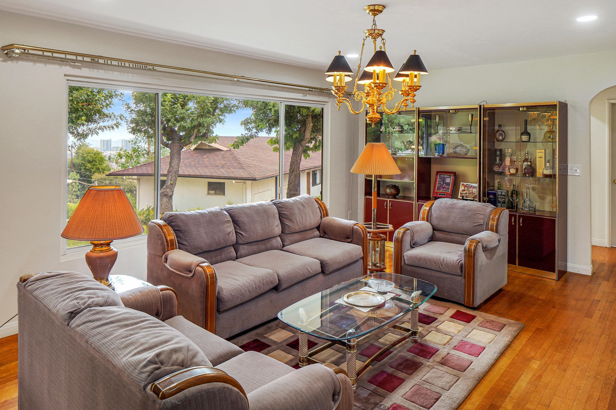 1635 Hazbeth LN Glendale – Simple family home for sale